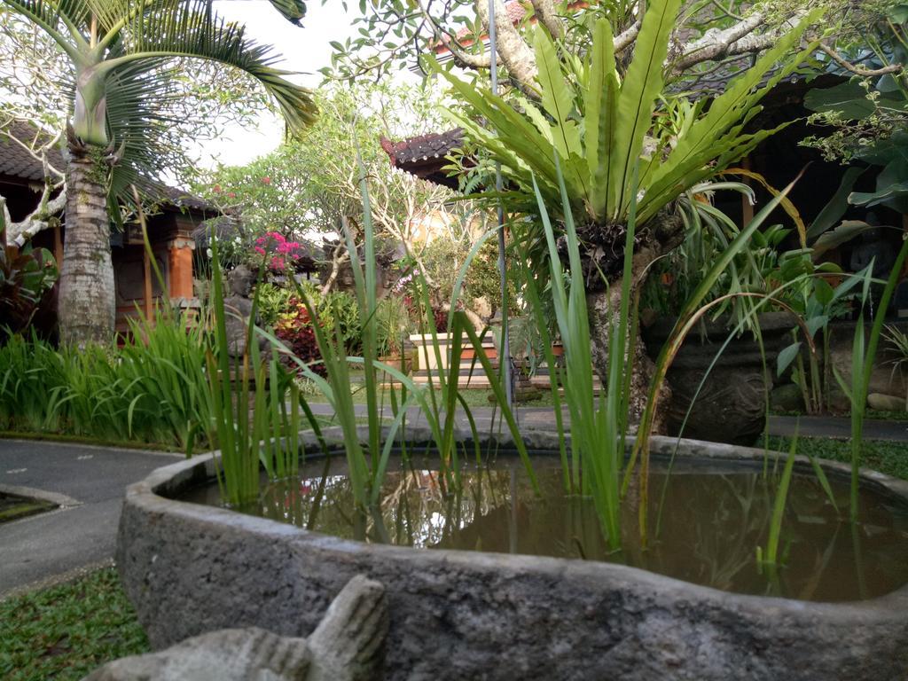 Suryadina Guest House Ubud  Exterior photo