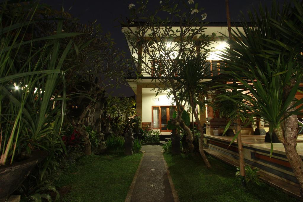 Suryadina Guest House Ubud  Exterior photo