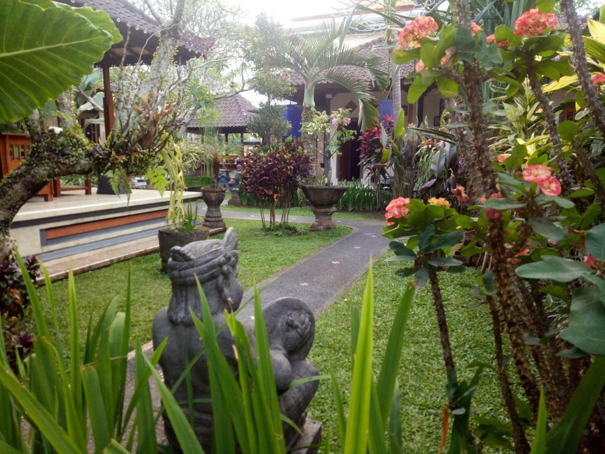 Suryadina Guest House Ubud  Exterior photo